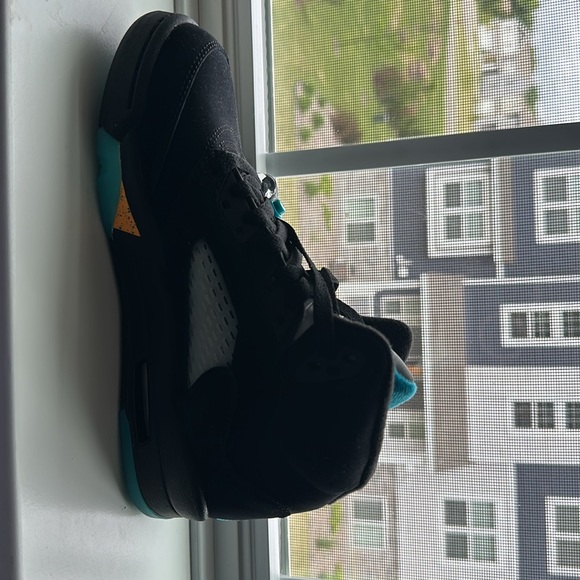 Retro 5, never worn - Picture 2 of 7